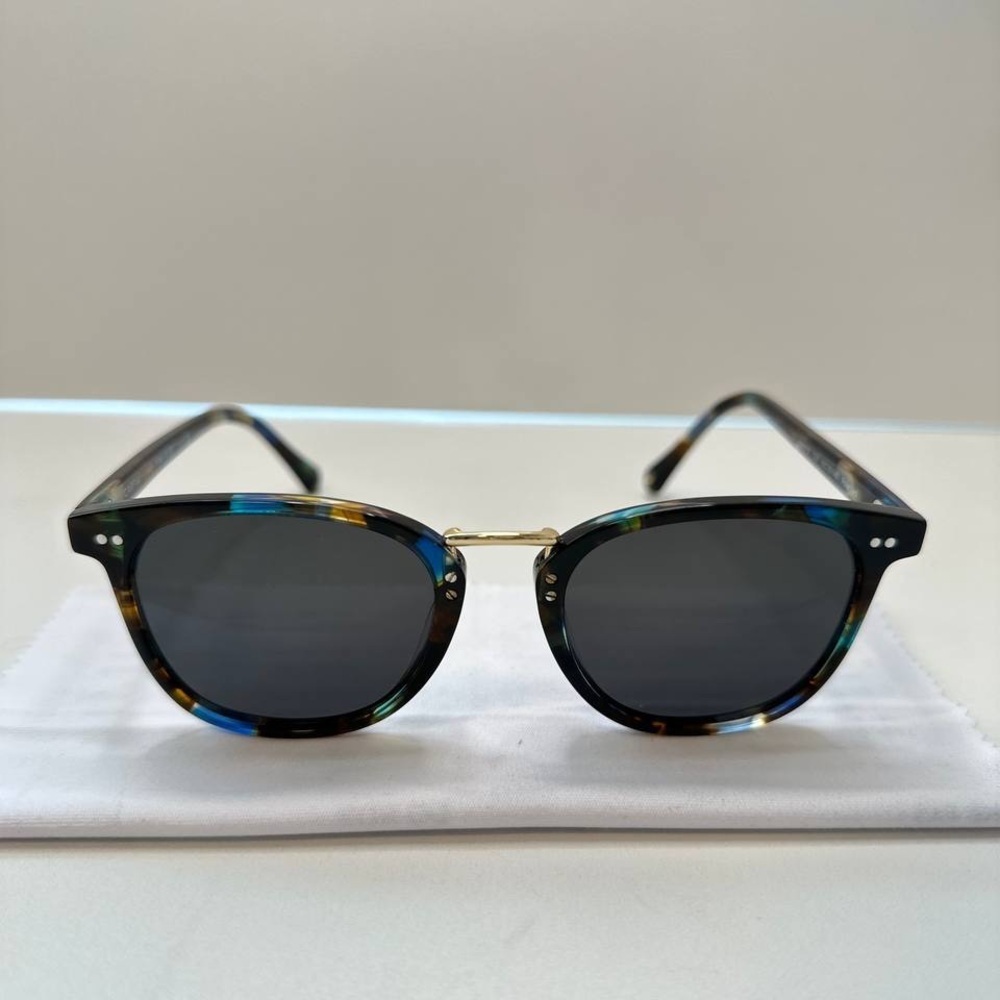 ✨ Carfia Polarized Sunglasses – Unisex – Tortoise / Blue Accents - Picture 8 of 14